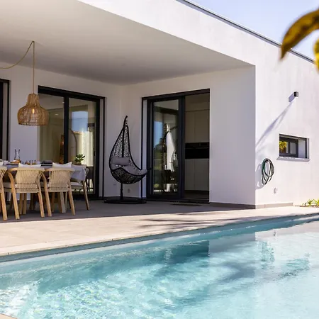 Olivia - By Smarthomes Villa